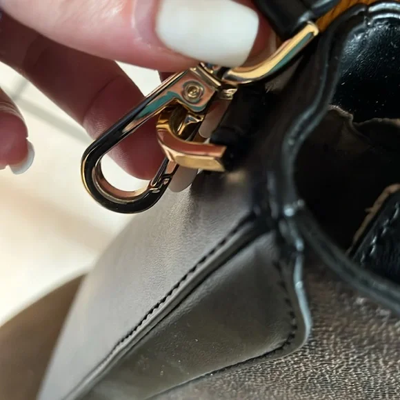 Michael Kors bag - Picture 5 of 12